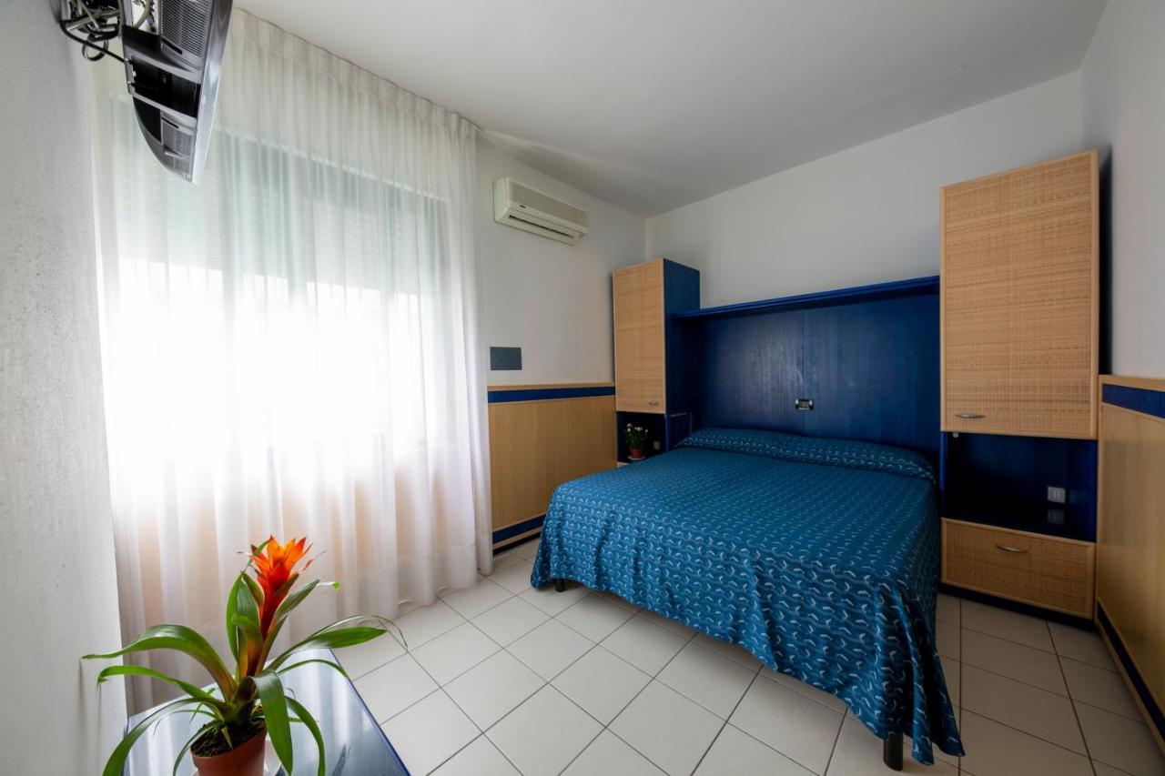 Hotel Olanda ลิโดดิเยโซโล ภายนอก รูปภาพ